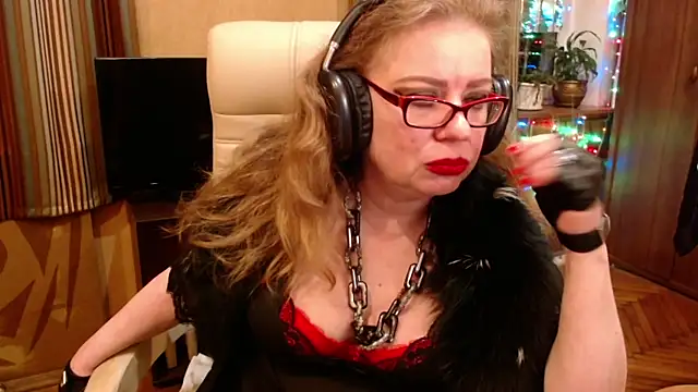 Snapshot of Miss_Tress chatting on 05.03.26 Miss Tress online show from 05.03.26