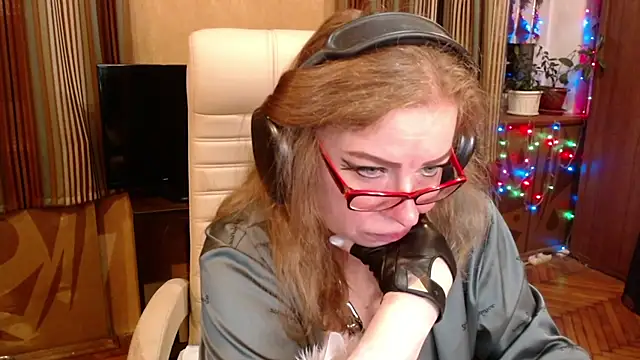 Miss Tress online show from 07.04.26