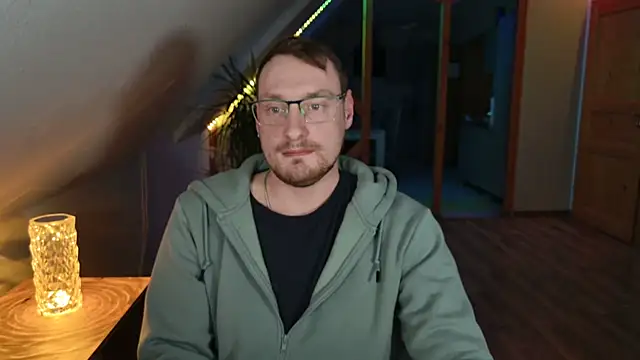 Snapshot of Relsxboy chatting on 02.27.25 Relsxboy online show from 02.27.25