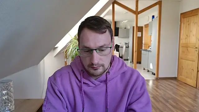 Snapshot of Relsxboy chatting on 03.06.25 Relsxboy online show from 03.06.25