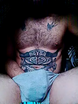 Snapshot of bearguy998 chatting on 12.24.24 bearguy998 online show from 12.24.24