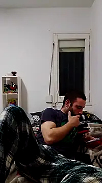 Snapshot of bearguy998 chatting on 03.11.25 bearguy998 online show from 03.11.25