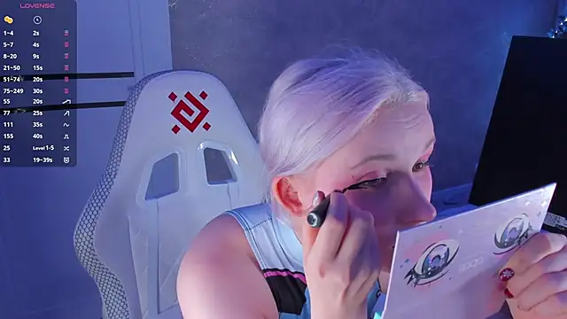 Snapshot of SweeteRose_Royce chatting on 01.09.25 SweeteRose Royce online show from 01.09.25