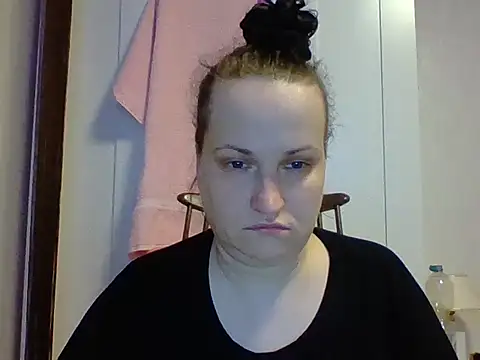  squirty cum lady  online show from 03.17.25