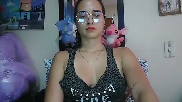 trianabell online show from 04.15.26