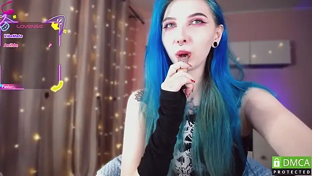 JustMeowGirl online show from 10.11.25