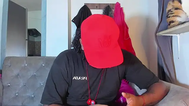 Snapshot of gavi_19cm chatting on 03.05.25 gavi 19cm online show from 03.05.25