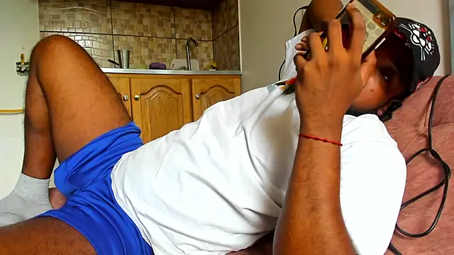 Snapshot of gavi_19cm chatting on 03.16.25 gavi 19cm online show from 03.16.25