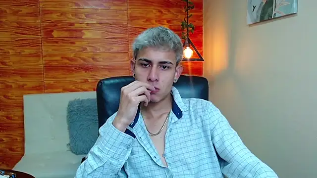 Bastiaan 28 online show from 12.26.24