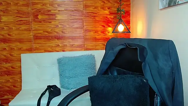 Bastiaan 28 online show from 01.05.25