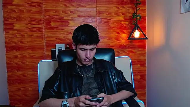 Bastiaan 28 online show from 01.22.25