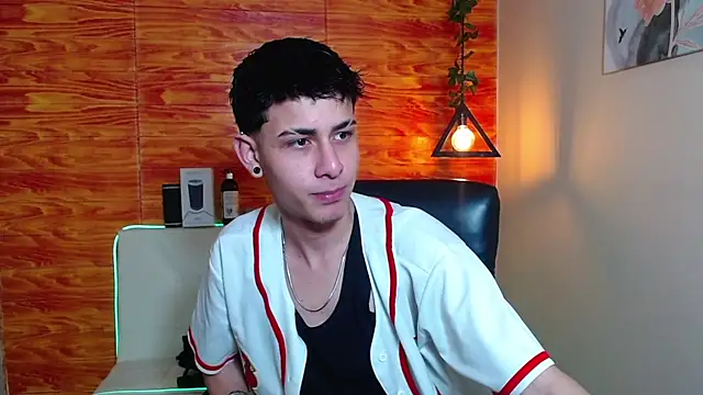 Bastiaan 28 online show from 01.23.25