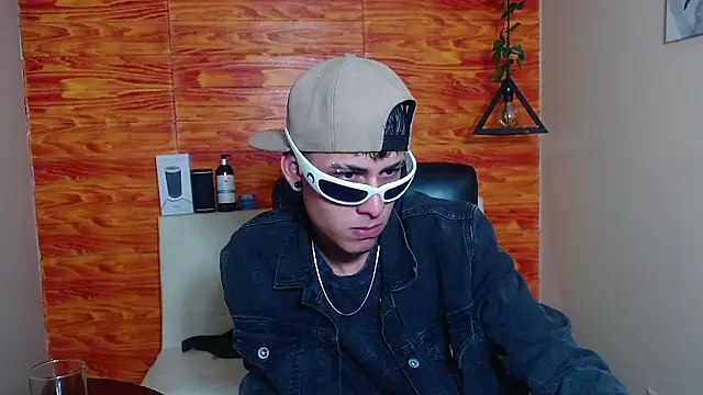 Bastiaan 28 online show from 02.06.25