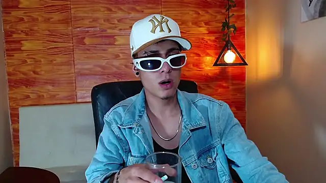 Bastiaan 28 online show from 02.19.25