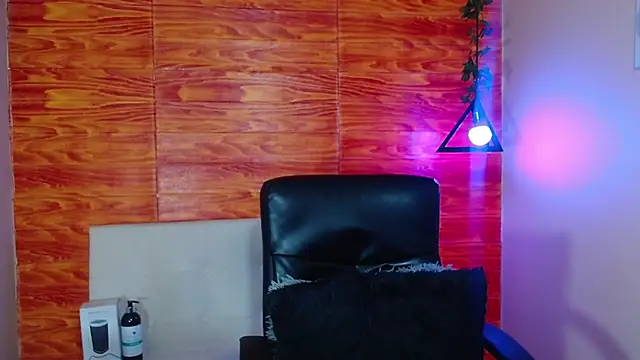 Bastiaan 28 online show from 03.21.25