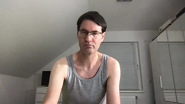 Snapshot of zxzx_cam1 chatting on 12.01.24 zxzx cam1 online show from 12.01.24