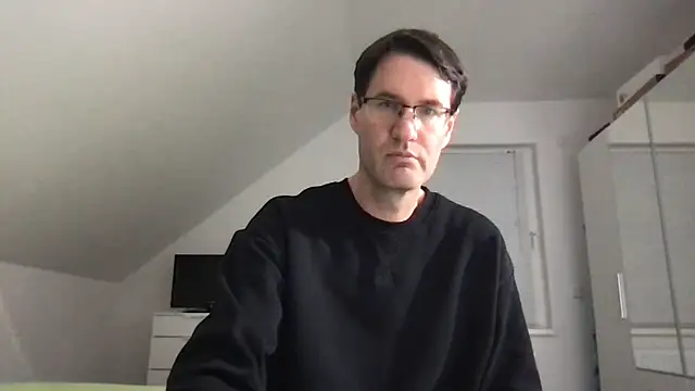 Snapshot of zxzx_cam1 chatting on 12.02.24 zxzx cam1 online show from 12.02.24