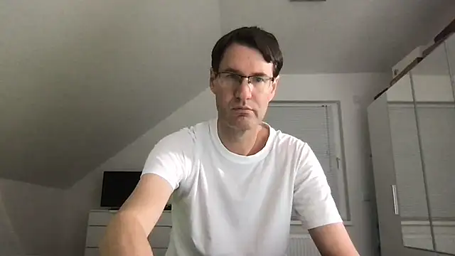 Snapshot of zxzx_cam1 chatting on 12.03.24 zxzx cam1 online show from 12.03.24