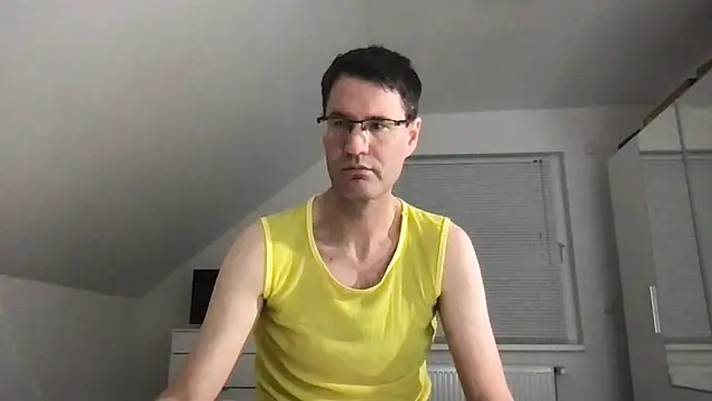 Snapshot of zxzx_cam1 chatting on 12.24.24 zxzx cam1 online show from 12.24.24