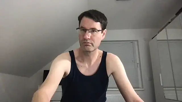 Snapshot of zxzx_cam1 chatting on 02.01.25 zxzx cam1 online show from 02.01.25