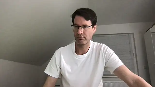 Snapshot of zxzx_cam1 chatting on 02.23.25 zxzx cam1 online show from 02.23.25