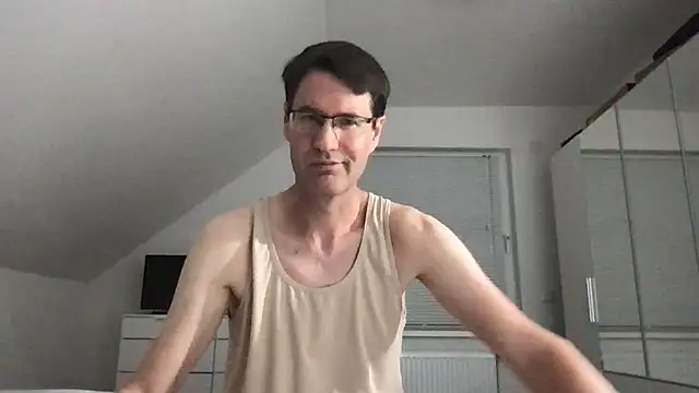 Snapshot of zxzx_cam1 chatting on 09.10.25 zxzx cam1 online show from 09.10.25