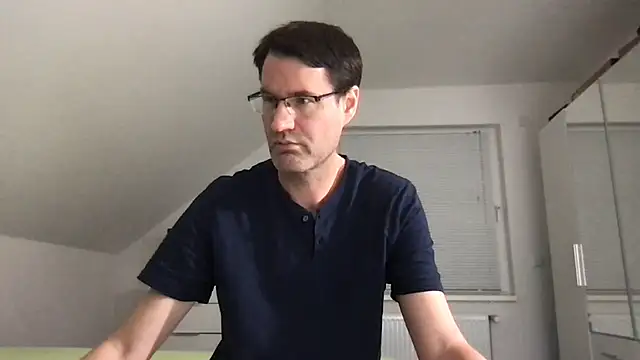 Snapshot of zxzx_cam1 chatting on 09.28.25 zxzx cam1 online show from 09.28.25