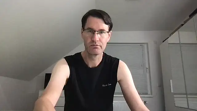 Snapshot of zxzx_cam1 chatting on 10.25.25 zxzx cam1 online show from 10.25.25