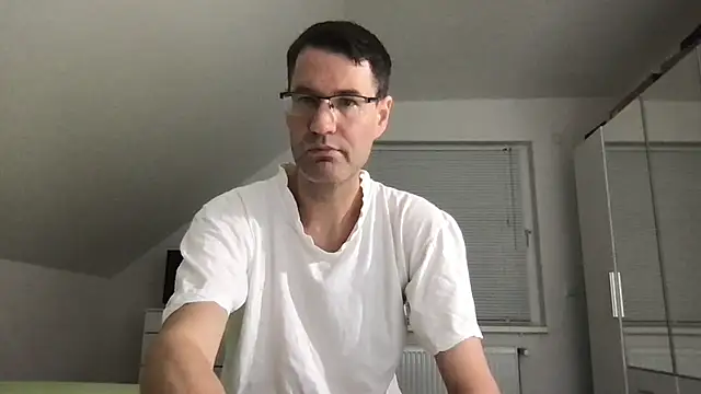 Snapshot of zxzx_cam1 chatting on 11.01.25 zxzx cam1 online show from 11.01.25