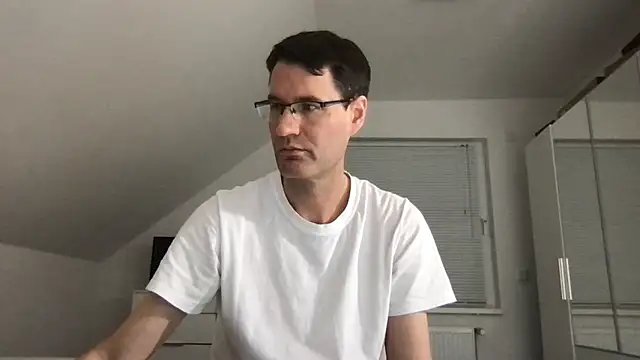 Snapshot of zxzx_cam1 chatting on 11.21.25 zxzx cam1 online show from 11.21.25