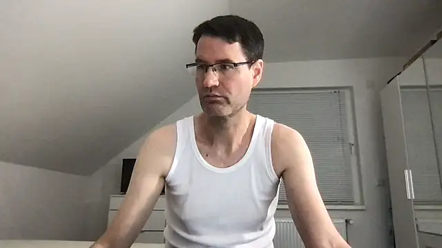 Snapshot of zxzx_cam1 chatting on 11.23.25 zxzx cam1 online show from 11.23.25