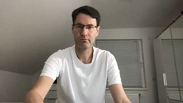 Snapshot of zxzx_cam1 chatting on 11.29.25 zxzx cam1 online show from 11.29.25