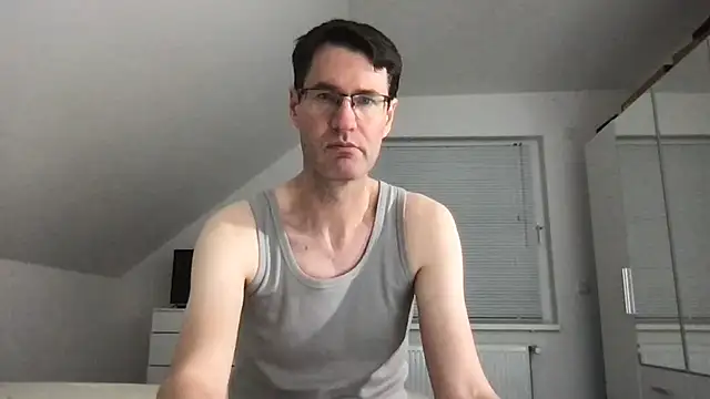 Snapshot of zxzx_cam1 chatting on 12.05.25 zxzx cam1 online show from 12.05.25