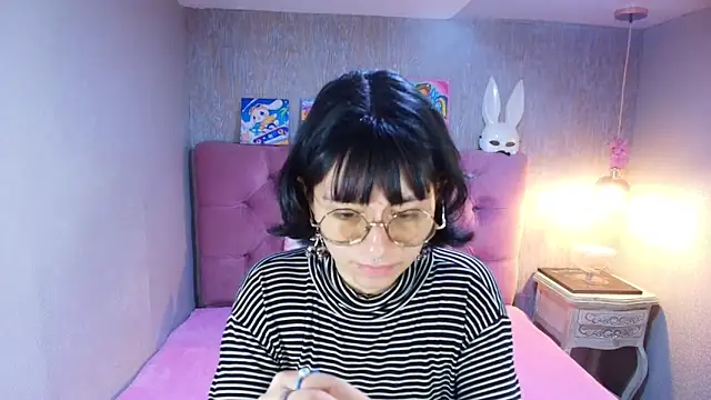Snapshot of charlottemoonxz chatting on 04.18.26 charlottemoonxz online show from 04.18.26