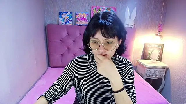 Snapshot of charlottemoonxz chatting on 04.21.26 charlottemoonxz online show from 04.21.26