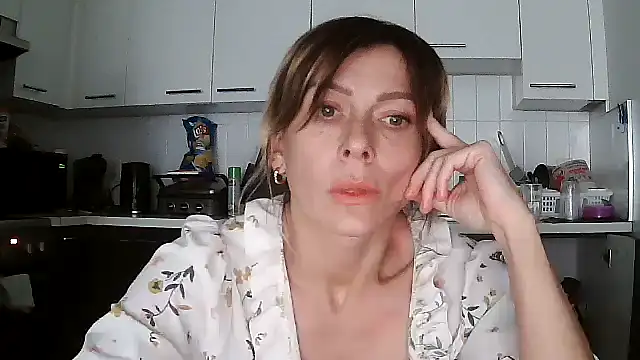 Snapshot of anechka1 chatting on 05.01.26 anechka1 online show from 05.01.26