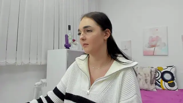 Snapshot of Pretty_anniee chatting on 02.04.25 Pretty anniee online show from 02.04.25