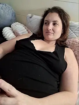 Snapshot of MilfyMrsRobinson chatting on 02.17.25 MilfyMrsRobinson online show from 02.17.25