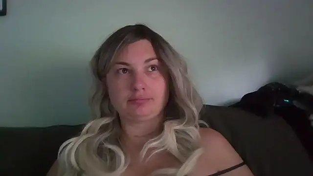 MilfyMrsRobinson online show from 06.17.26