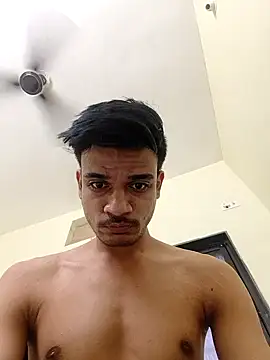 Snapshot of yashzae chatting on 11.06.25 yashzae online show from 11.06.25