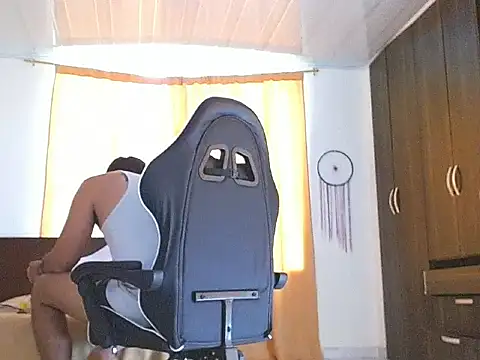 aronmiller404 online show from 01.10.25