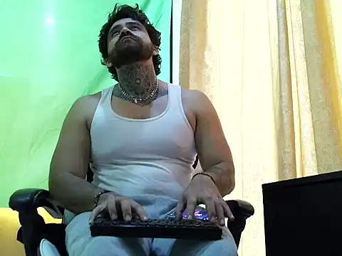 aronmiller404 online show from 07.11.26