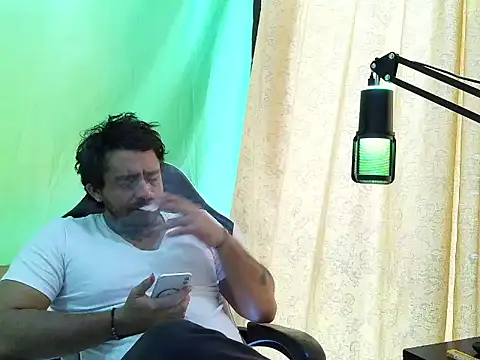 aronmiller404 online show from 07.27.26