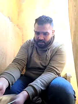 Snapshot of ListedLoin chatting on 01.11.25 ListedLoin online show from 01.11.25