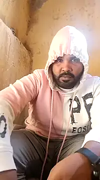 Snapshot of ListedLoin chatting on 01.25.25 ListedLoin online show from 01.25.25