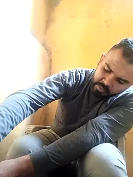 Snapshot of ListedLoin chatting on 01.28.25 ListedLoin online show from 01.28.25