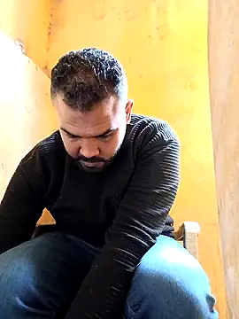 Snapshot of ListedLoin chatting on 02.05.25 ListedLoin online show from 02.05.25