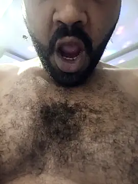 Snapshot of ListedLoin chatting on 03.05.25 ListedLoin online show from 03.05.25