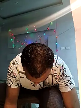 Snapshot of ListedLoin chatting on 03.07.25 ListedLoin online show from 03.07.25