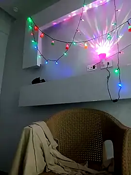 Snapshot of ListedLoin chatting on 03.17.25 ListedLoin online show from 03.17.25